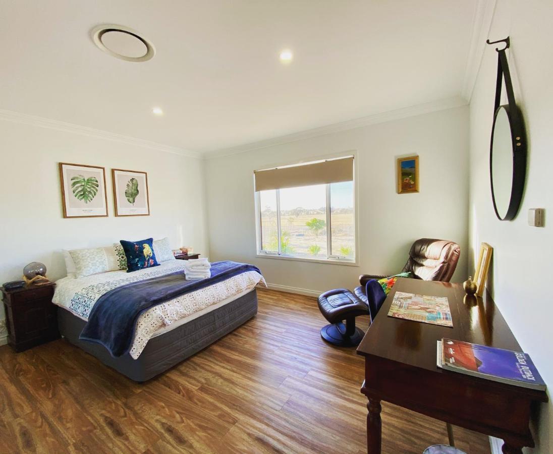 The Mains Guest House 2 Bedroom Farm Stay Corrigin Exteriér fotografie