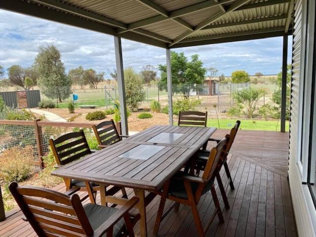 The Mains Guest House 2 Bedroom Farm Stay Corrigin Exteriér fotografie